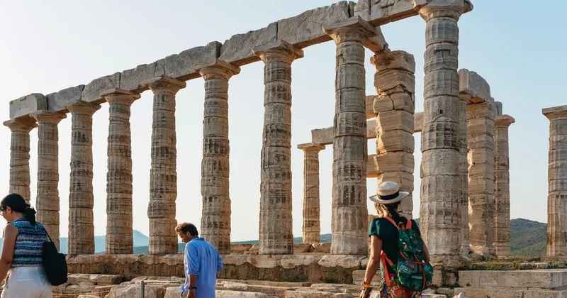 Σούνιο και ναός του Ποσειδώνα στο ηλιοβασίλεμα
